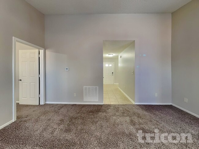 Building Photo - 4900 Hunters Run