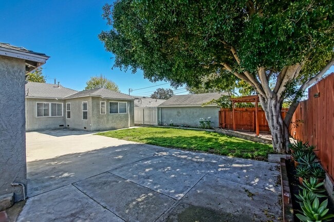 Building Photo - 2911 Blaisdell Ave