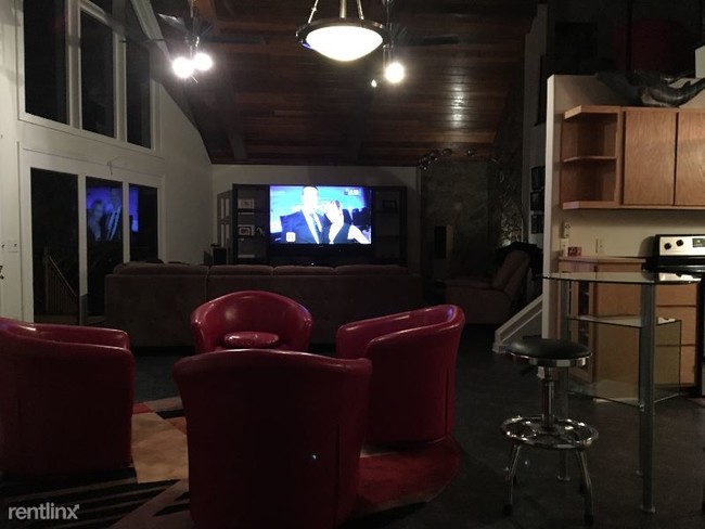 Foto del edificio - 5 br, 3 bath House - 4409 Seay Point Road