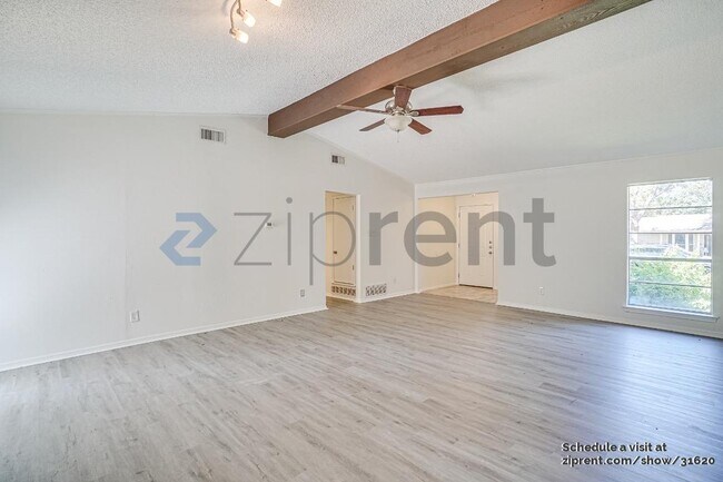 Foto del edificio - 8730 Grenadier Dr