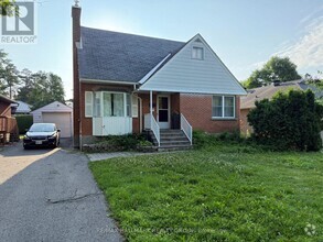 Building Photo - 687 Gainsborough Ave