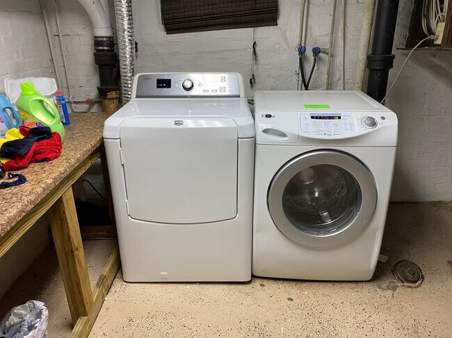 Foto del edificio - 622 W Healey St