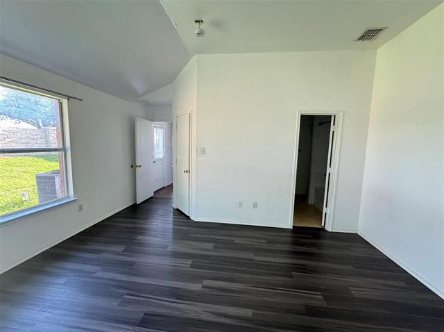Foto del edificio - 1557 Chivalry Ln