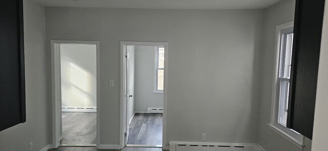 Building Photo - 30 Arthur St