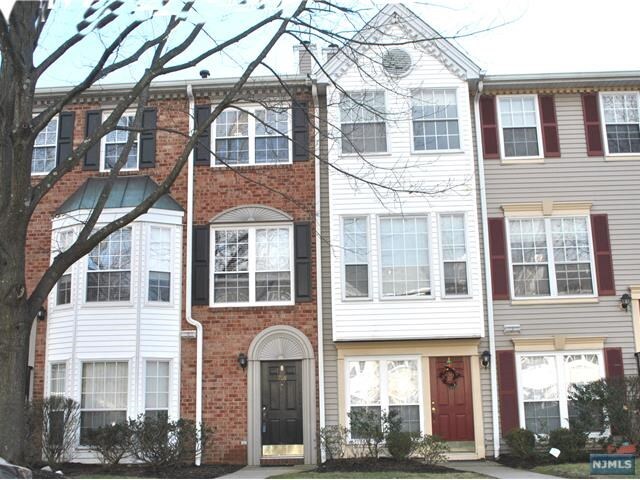Primary Photo - 708 Pepperidge Rd