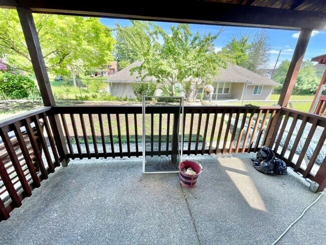 Foto del edificio - Beacon Hill View Home  - Shaffer Ave