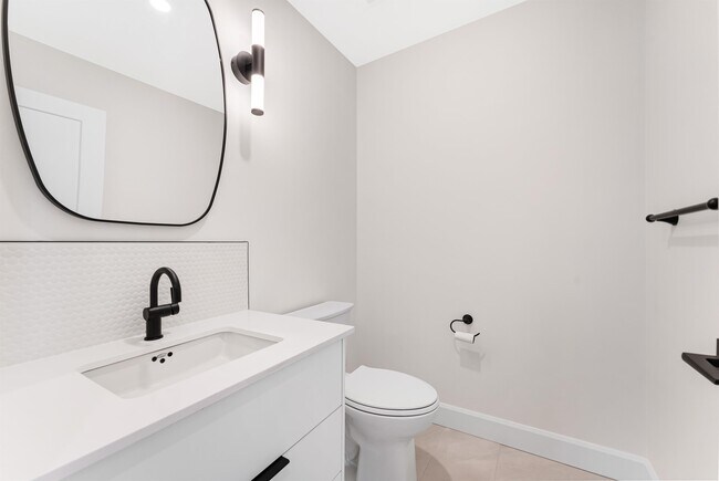 Photo du bâtiment - 847 Woodroffe Ave
