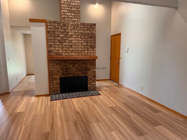 Foto del edificio - 2930 Tulip St
