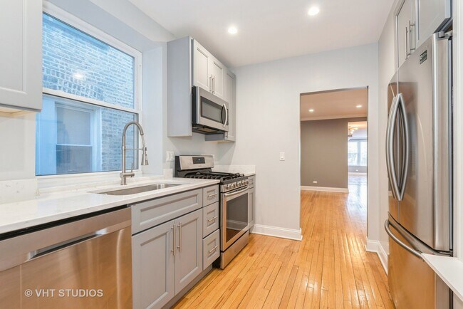 Foto del edificio - 5627 N Bernard St