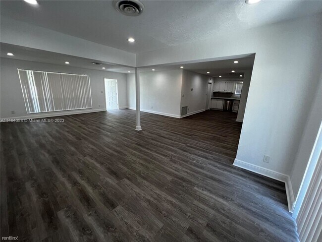 Building Photo - 3 br, 2 bath House - 707 N 11th Ave