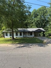 Building Photo - 4635 Lois Dr