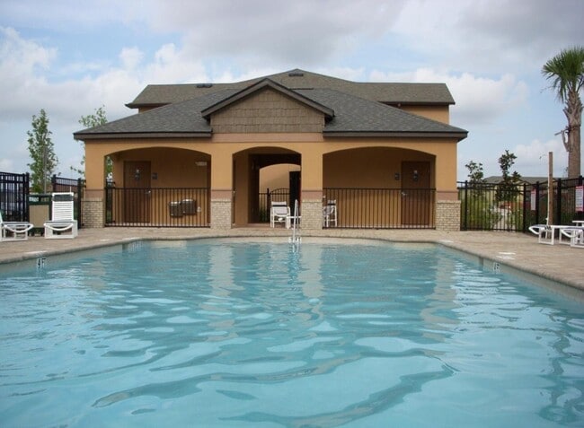 Building Photo - 420 CABERNET Place