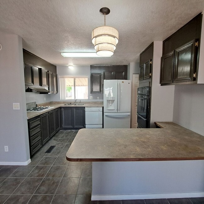 Building Photo - 5033 Sitka Ln