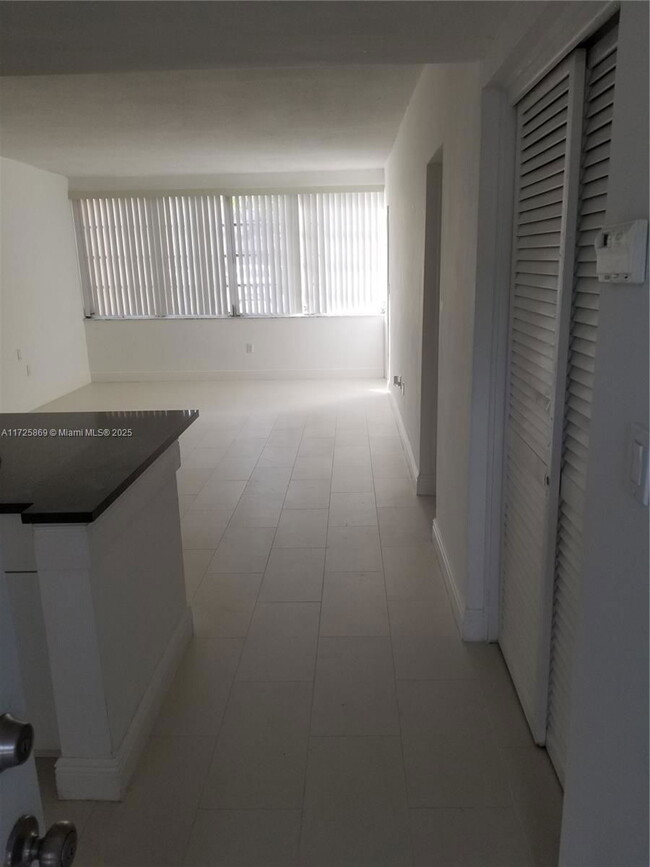 Foto del edificio - 1591 NE Miami Gardens Dr