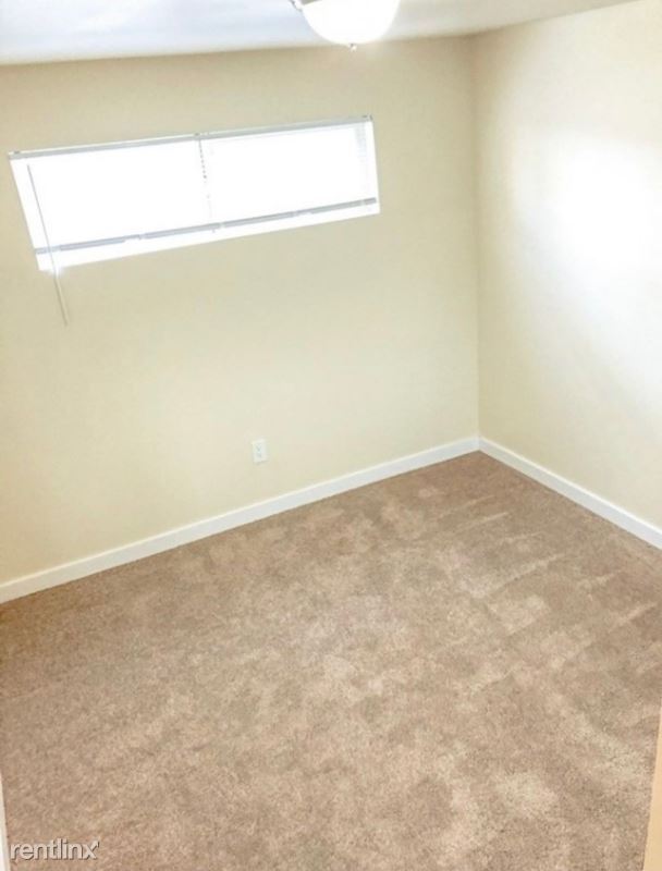 Foto del edificio - 1 br, 1 bath House - 1700 Summit Ave