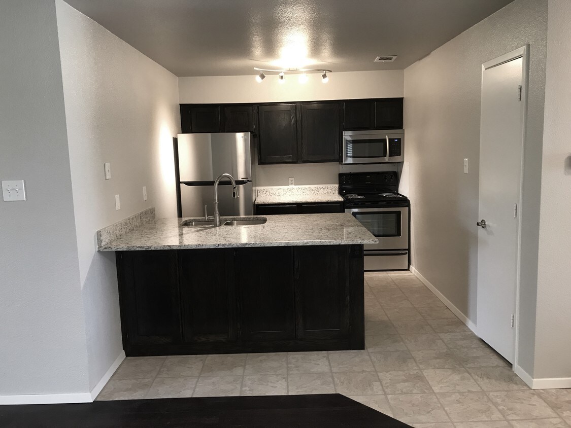Kitchen - 101 Traders Rd