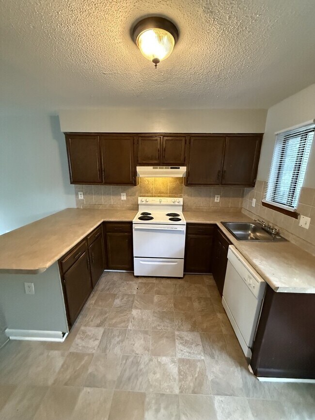 Foto del edificio - 4554 N New Hope Rd