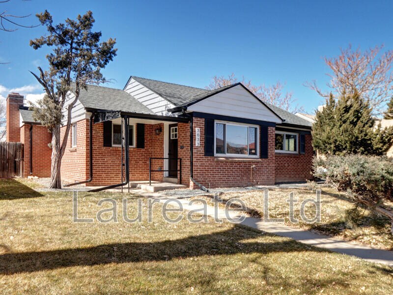 Photo - 3033 Leyden St