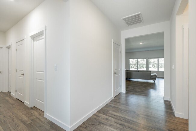Foto del edificio - 10815 Upland Dr