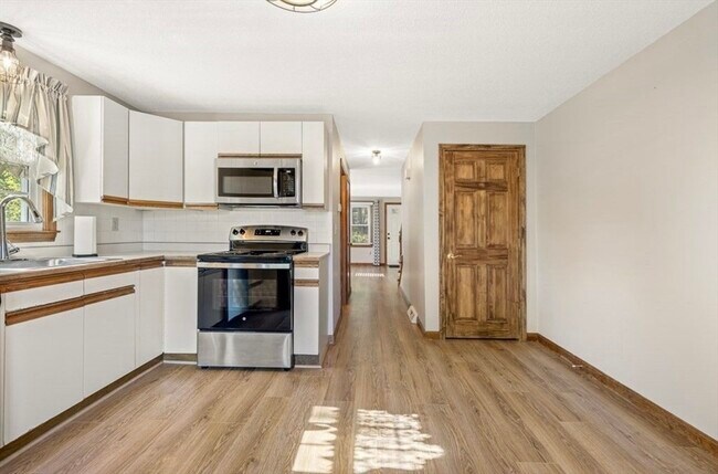 Foto del edificio - 275 Sunderland Rd