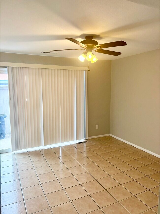 Foto del edificio - 9014 E Lehigh Ave