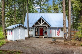 Building Photo - 1161 Highland Loop