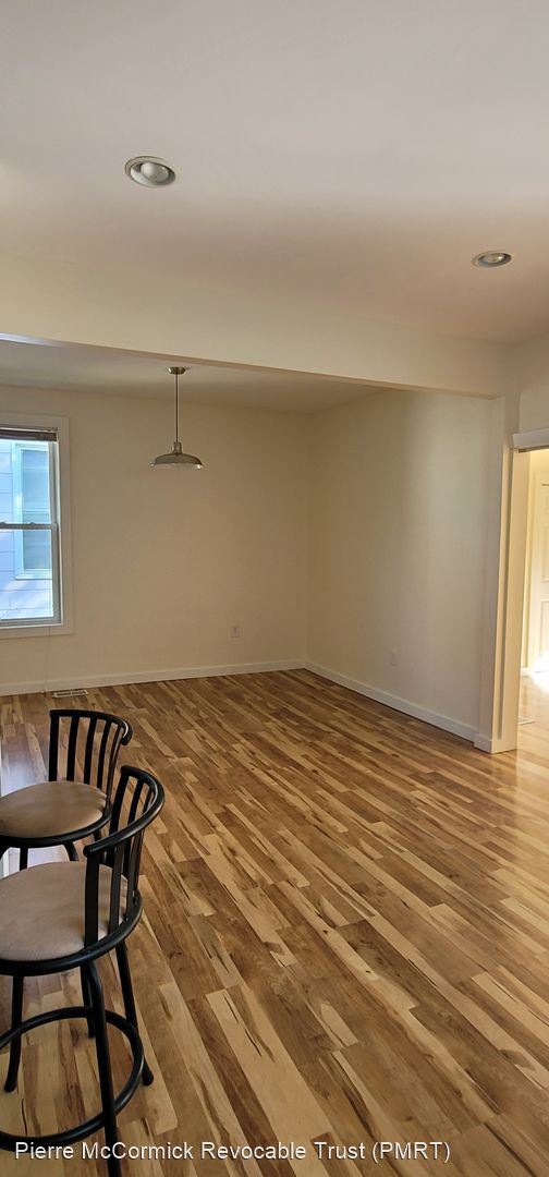 Building Photo - 1 br, 1.5 bath House - 318 Parade Street