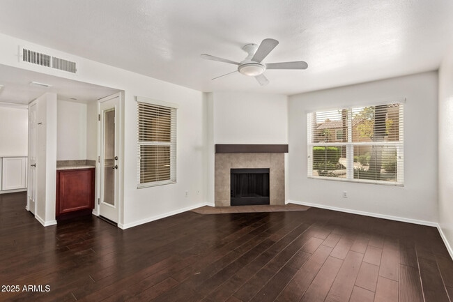 Foto del edificio - 8787 E Mountain View Rd