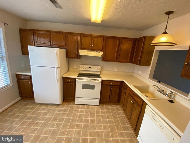 Building Photo - 11185 Kensington Pl