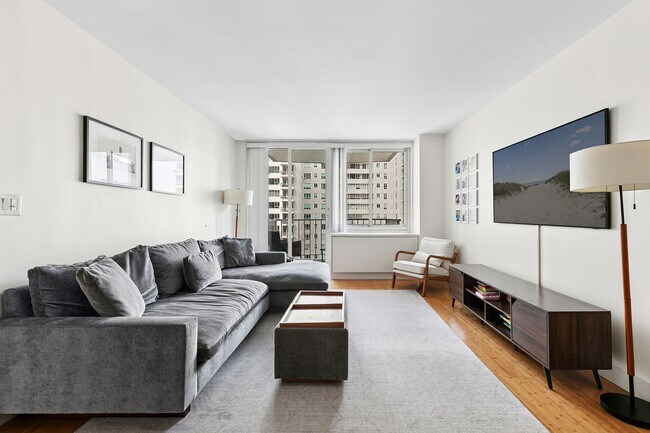 Foto del edificio - 220 E 65th St