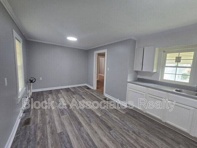 Foto del edificio - 909 Gaines Ave