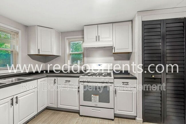 Foto del edificio - 4733 E 18th St