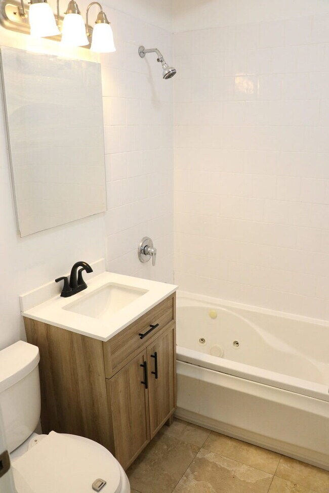 Foto del edificio - 4311 N Paulina St
