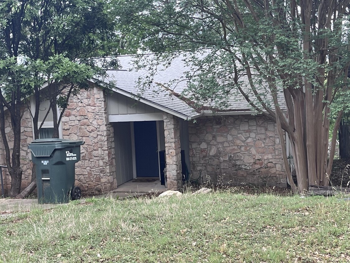 906 Dale Dr, San Marcos, TX 78666 House Rental in San Marcos, TX