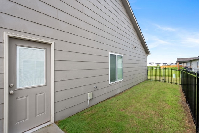 Foto del edificio - 5120 N Cypress St