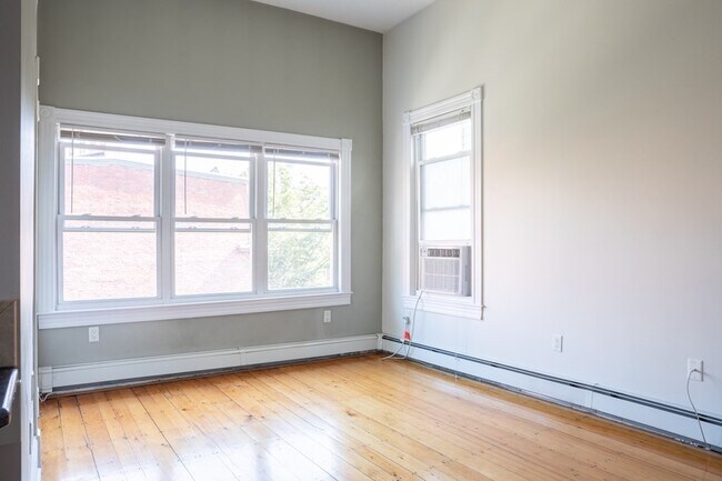 Building Photo - 1623 Tremont St