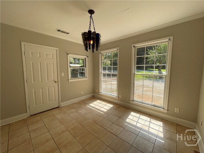 Foto del edificio - 260 Timberlane Dr
