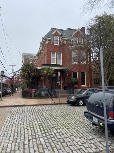 358 W Freemason Street - 358 W Freemason St