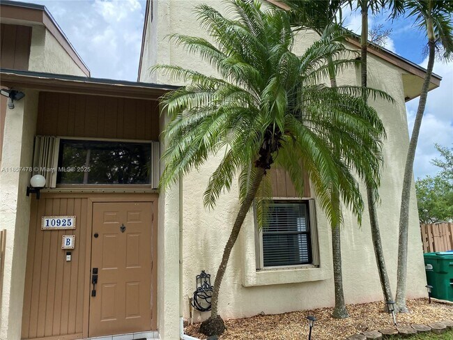 Building Photo - 10925 SW 113th Pl