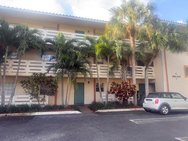Foto del edificio - 3213 NW 103rd Terrace