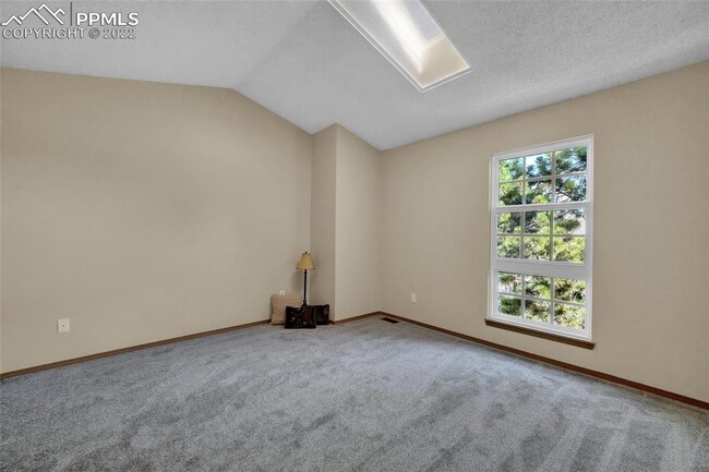 Foto del edificio - Charming 3BR Townhome in Colorado Springs