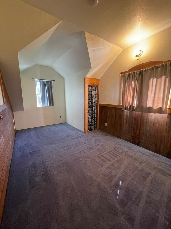 Building Photo - 1619 Mission Rd