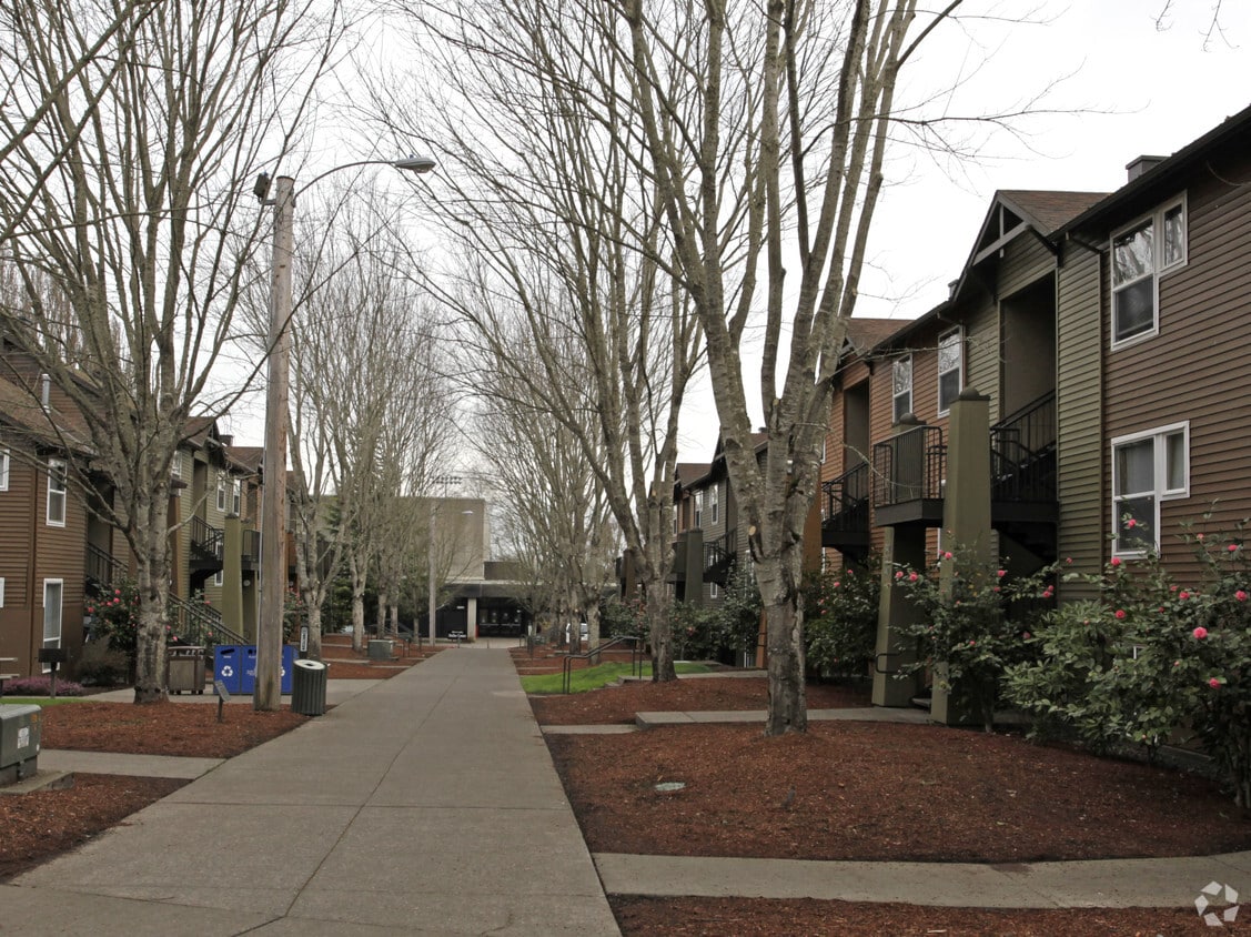 Building Photo - Vandervelden Court