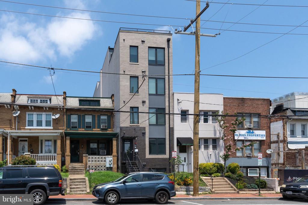 Primary Photo - 721 Kennedy St NW
