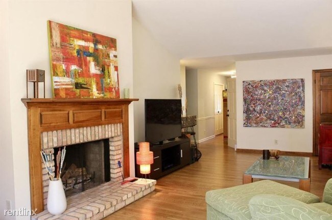 Building Photo - 2 br, 2 bath Condo - 10650 N WINSLOW DR