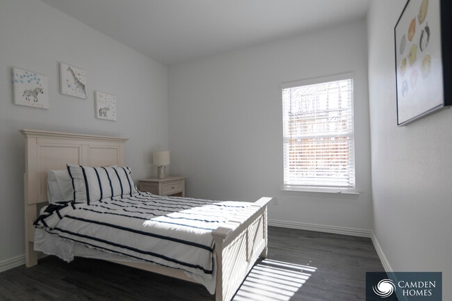 Building Photo - 2730 William St