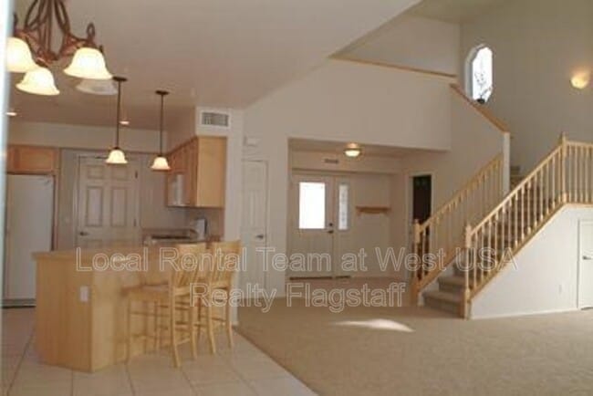 Building Photo - 381 W Cattle Drive Trail