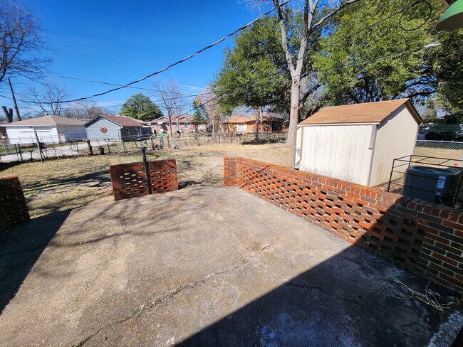 Foto del edificio - 1435 Templecliff Dr