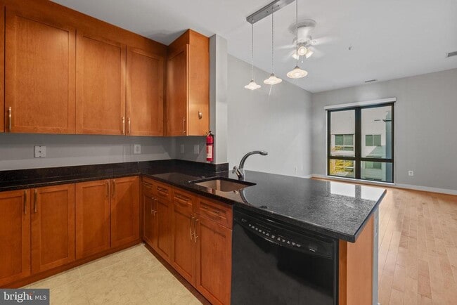 Building Photo - 4101 Albemarle St NW