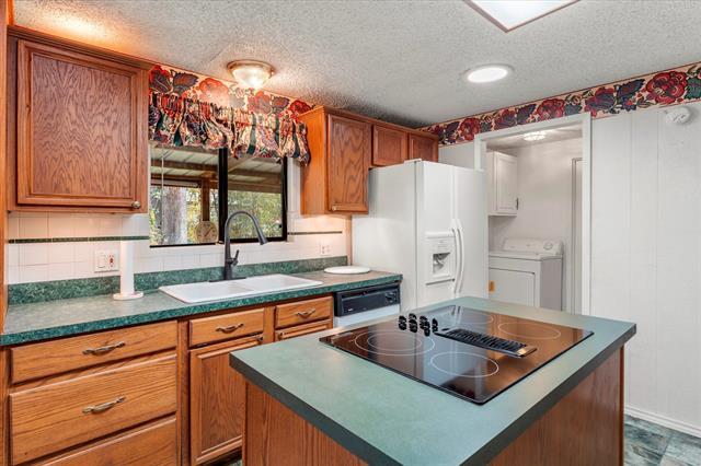 Building Photo - 602 Legendary Ln